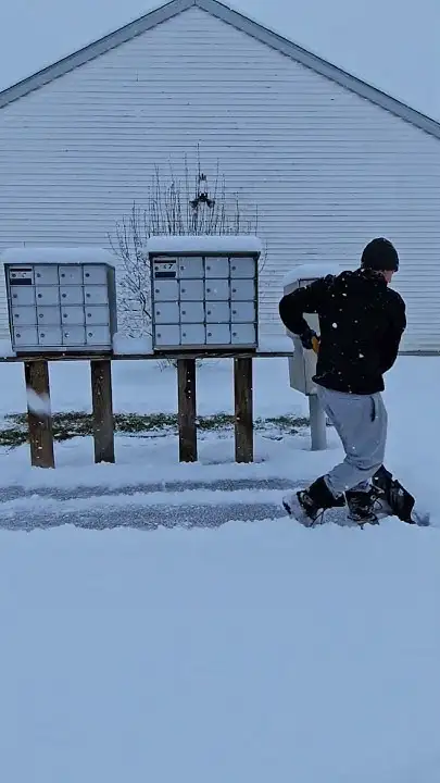 $500-1000/Mo $25-50/HR SALARY PT SNOW REMOVAL PAID IF NO SNOW