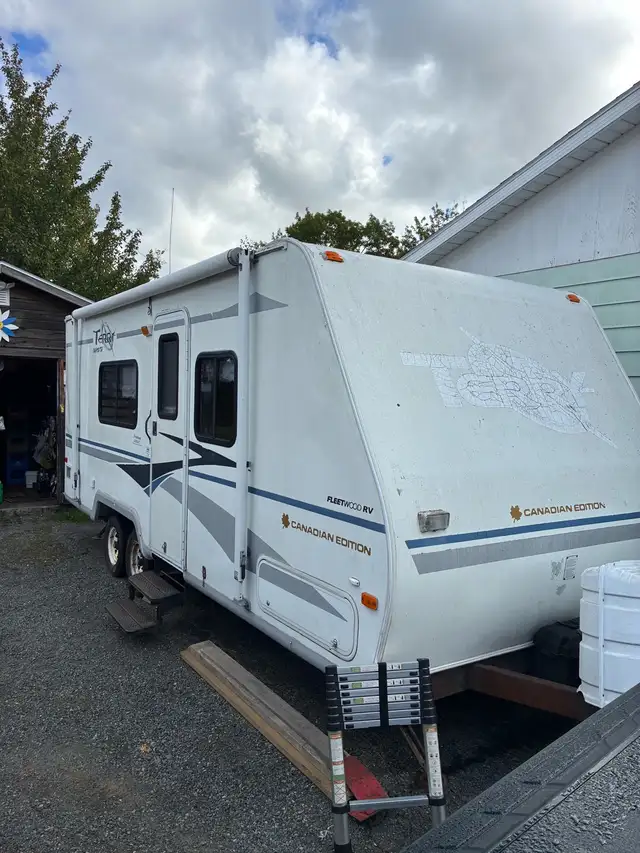 For Sale : 20’ Terry Dakota Travel Trailer
