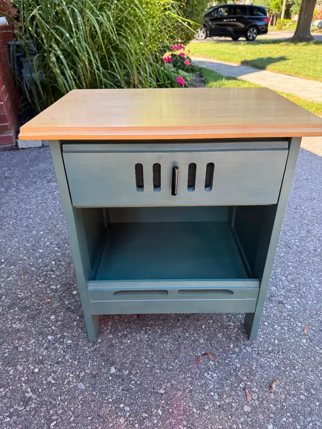 End table/night table