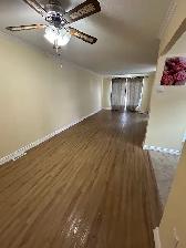 Lakefront 3 bedroom detached w/ self contained basement apt - Photo 3