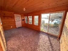 Lakefront 3 bedroom detached w/ self contained basement apt - Photo 10
