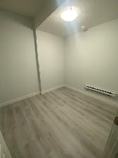 1 Bed   Den / 1 Bath Legal Bsmt Suite in SW Edmonton - Photo 2