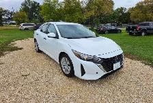 2024 Nissan Sentra S FWD /LOCAL/CLEAN TITLE/ - Photo 4