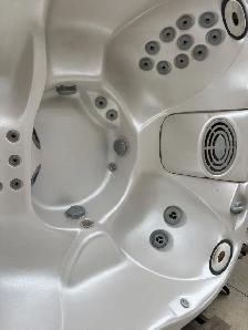 2011 Jacuzzi J335 5-6 Adult Hot Tub with Full Body Lounger - Photo 3
