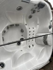 2021 Jacuzzi J355 5-6 Adult Hot Tub with Full Massage Lounger - Photo 3
