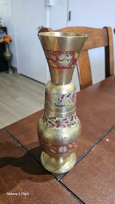 Vase en laiton/brass gravé et émaillée - Photo 2