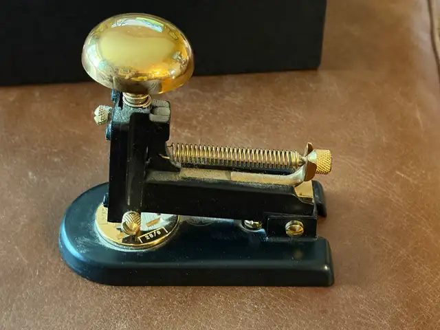 El Casco 23kt gold plated stapler
