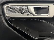2022 Ford Explorer | ST 4WD 3.0 V6 | STREET PACKAGE | HTD/COLD - Photo 49