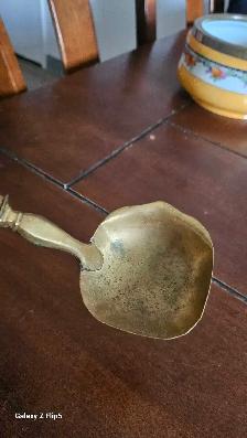 Louche/cuillère ancienne en laiton/brass et porcelaine - Photo 9