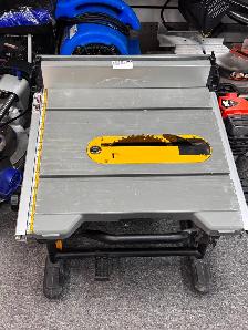 DEWALT 15-amp Corded 10-inch Compact Job Site Table Saw