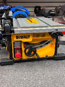 DEWALT 15-amp Corded 10-inch Compact Job Site Table Saw - Photo 2