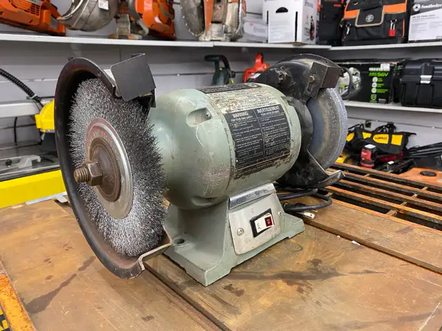 Delta 23-881 8" Bench Grinder