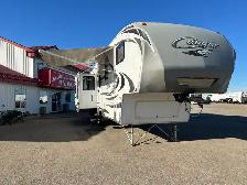 2012 KEYSTONE COUGAR 323MKS, SPACIOUS, COUPLES UNIT