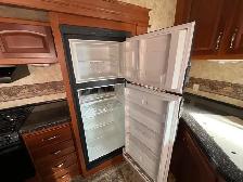 2012 KEYSTONE COUGAR 323MKS, SPACIOUS, COUPLES UNIT - Photo 16