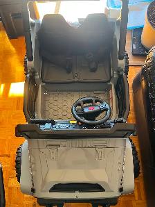 Brand New Voltz Toys Ride-On Jeep Fully Constructed $250 - Photo 3