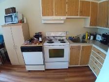 Sous location Grand 4 1/2 meublé tout compris sur 2 étages - Photo 2