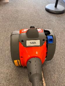 Husqvarna 17-in 22cc 2-Cycle Straight Shaft Gas Grass Trimmer - Photo 2