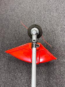 Husqvarna 17-in 22cc 2-Cycle Straight Shaft Gas Grass Trimmer - Photo 3