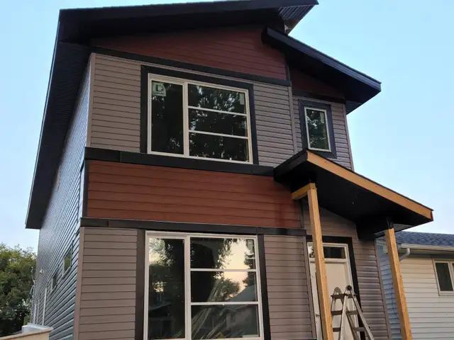 Siding crew (looking contract work)