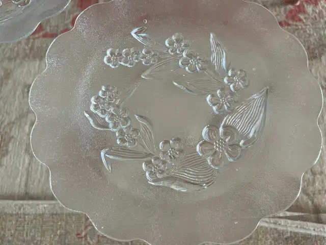 Seven Lovely KIG Indonesia Clear Glass Appetizer, dessert Plates