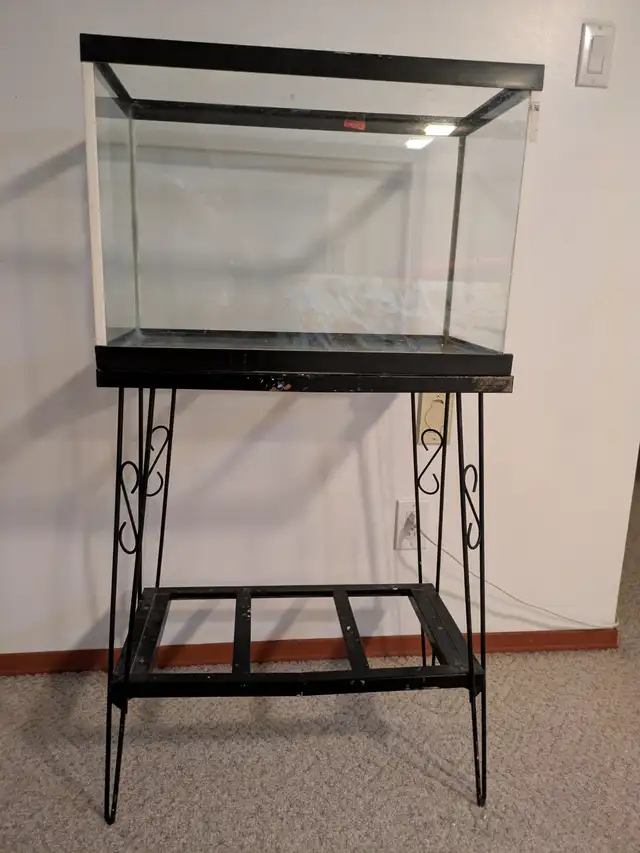 20-gallon Aquarium/Fish Tank & Metal Stand