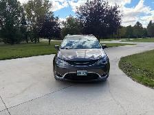 2019 Chrysler Pacifica - Photo 4