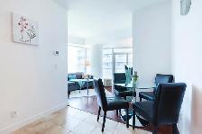 Condo 2 Bedroom plus Den Toronto York Street Lake View for Rent - Photo 4