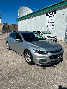 2017 Chevrolet Malibu - Photo 2