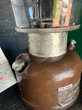 VINTAGE COLEMAN LANTERN & METAL CARRYING CASE