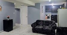 Room for Rent (FEMALE ONLY): Brampton - Hurontario/Ray Lawson - Photo 2