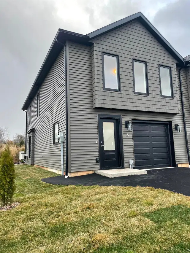 3 Bedroom Towmhome Apartment for RENT in Wolfville