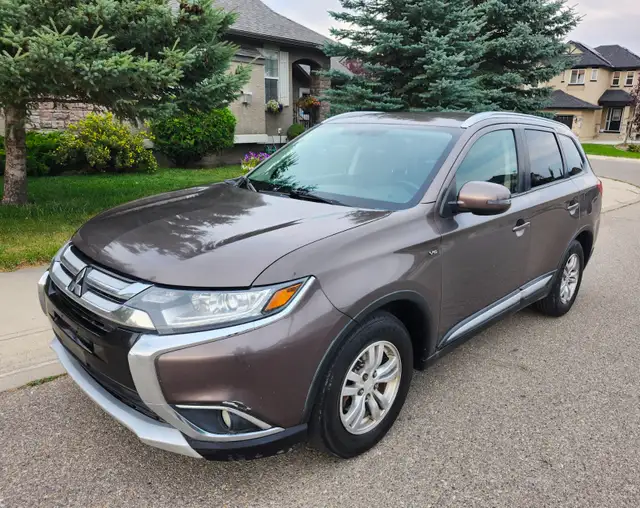 2016 Mitsubishi Outlander ES AWD compare2 eclipse  crv rav4  x3