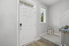 Show-Home Summerside 4 Bed   Lake Privileges - Photo 2