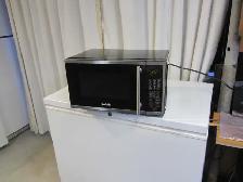Four Micro-ondes noir / Microwave Black Sunbeam Oven