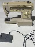 Singer Stylist 533 Sewing Machine - As-Is / Untested