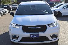 2025 Chrysler Pacifica Select FWD - Photo 2