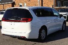2025 Chrysler Pacifica Select FWD - Photo 6