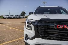 2027 GMC Terrain AWD Elevation - Photo 10
