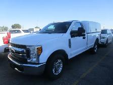Ford F-250 XLT cabine simple 2RM 142 po XLT 2X4 BOITE DE 8 PIEDS