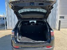 2023 Jeep Compass Altitude 4WD | Command Start | Power Tailgate - Photo 31