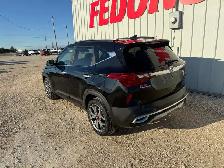2021 Kia Seltos SX AWD - Photo 2