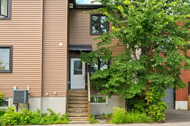2 bedroom townhome for rent - near Vanier parkway