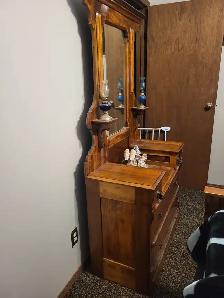 Antique Dresser - Photo 2