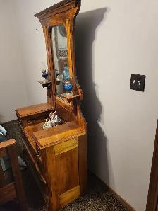 Antique Dresser - Photo 3