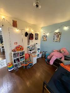Large nice 2bdrm den balcony Apt for rent, Oct 1, Keele & Wilson - Photo 8