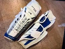 Hockey  Gear - MINT Condition - Photo 4