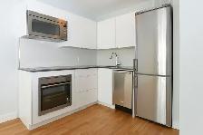 two bedroom , Queen and Bathurst - ID 4744