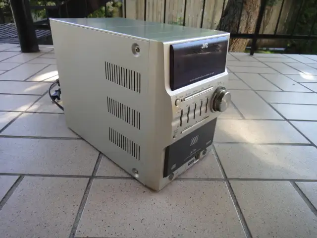 mini chaine audio stéréo de JVC sans haute parleur