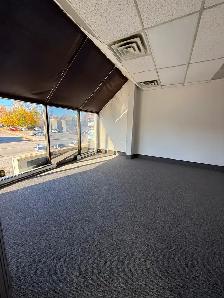 OFFICE SPACE FOR RENT/ BUREAU A LOUER - Photo 2