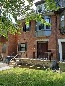 $2,050 ANNEX 2 Bedroom Lower Level Apartment - Photo 9